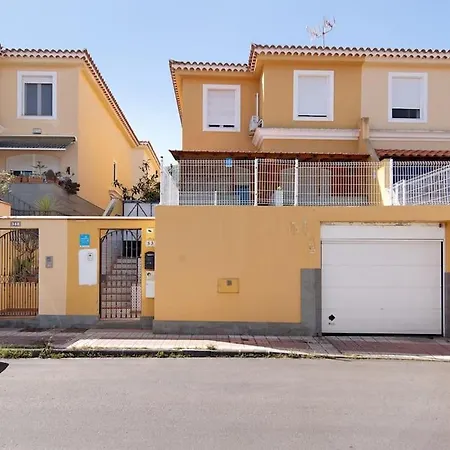 Casa de Férias Vencejos, Amplia Casa Con Terraza Y Vistas, Ideal Familias, Amigos O Grupos